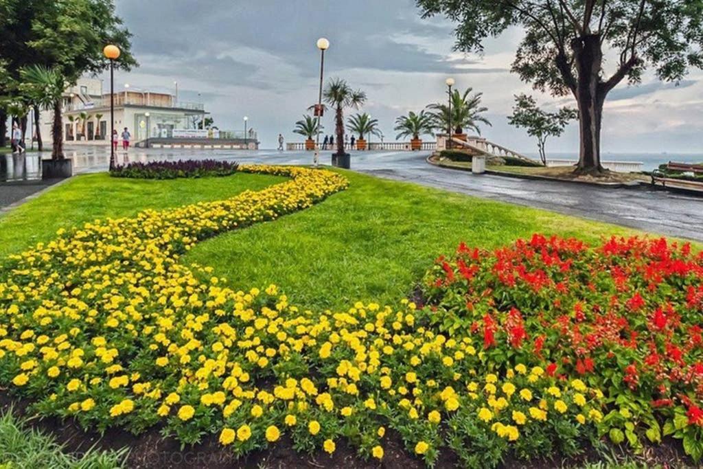 Comfy Home In The Heart Of Burgas Stad Buitenkant foto